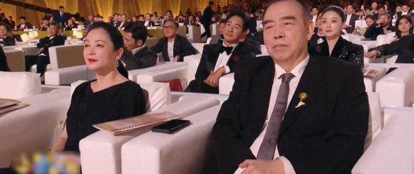 线下股票配资 这一晚，朱一龙官宣喜讯，全网恭喜，网友：实至名归，85生第一人